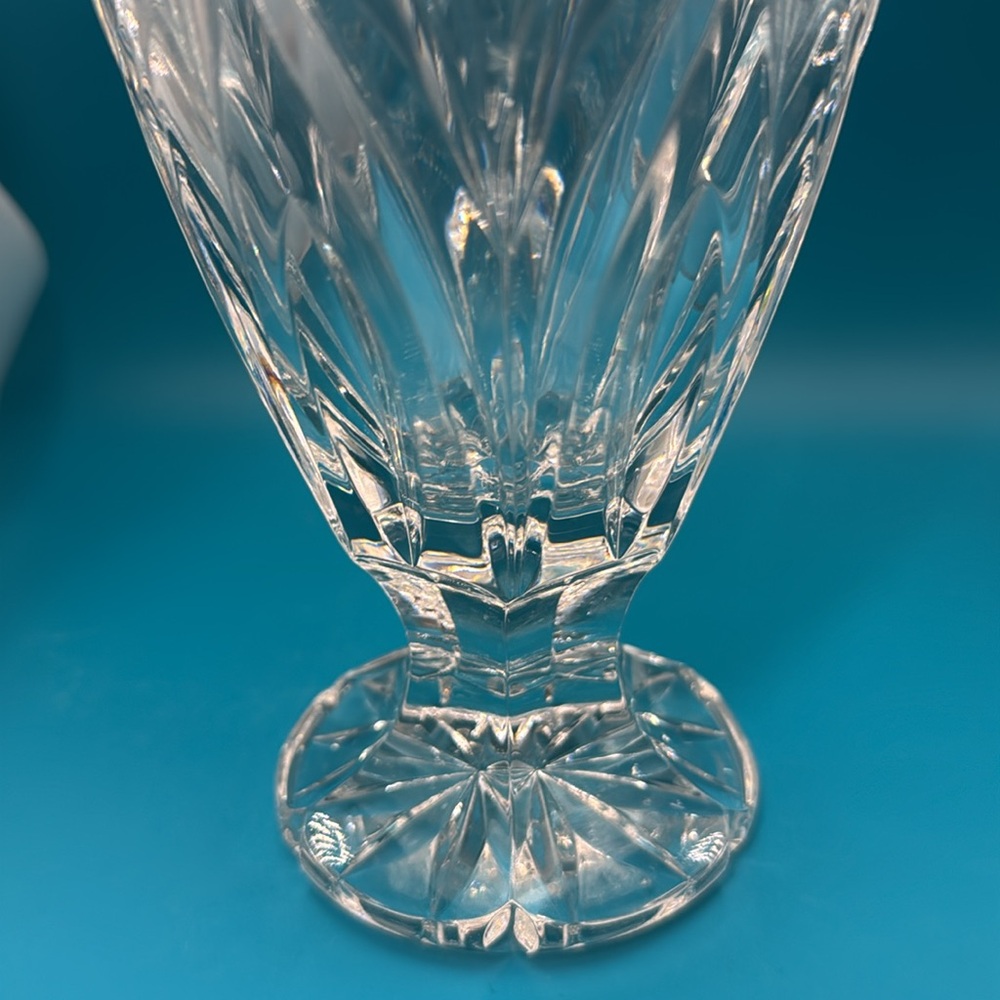 Marquis by Waterford Crystal Canterbury Footed Vase Scalloped Edge Poland 8” - Picture 3 of 8